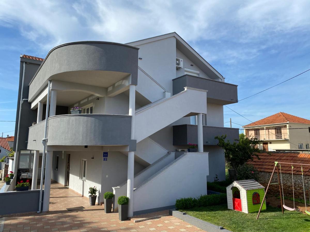 Apartments Nada Sukošan 外观 照片