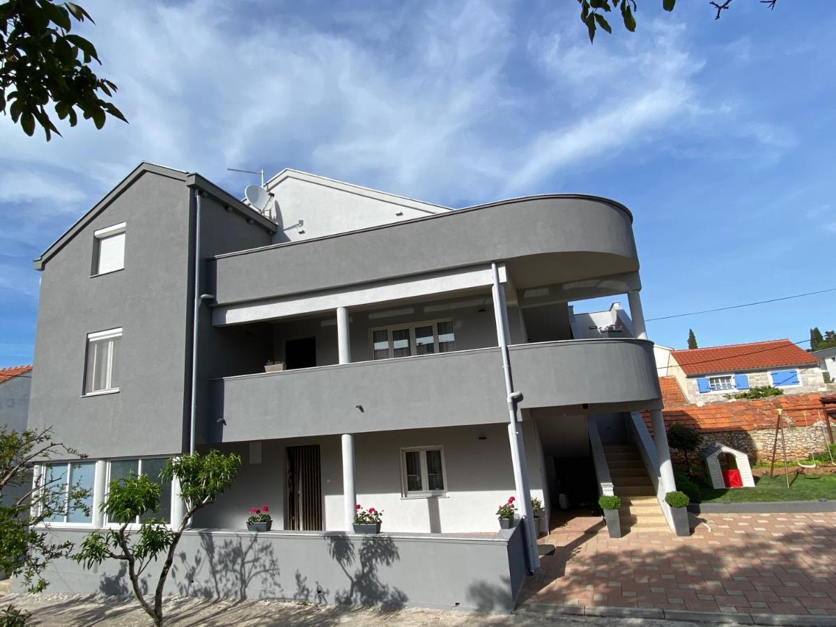 Apartments Nada Sukošan 外观 照片