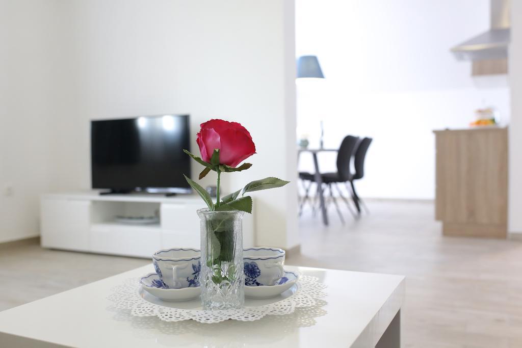 Apartments Nada Sukošan 外观 照片