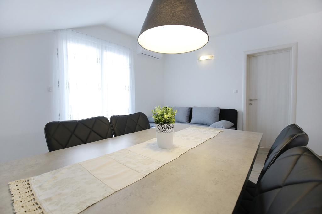 Apartments Nada Sukošan 外观 照片