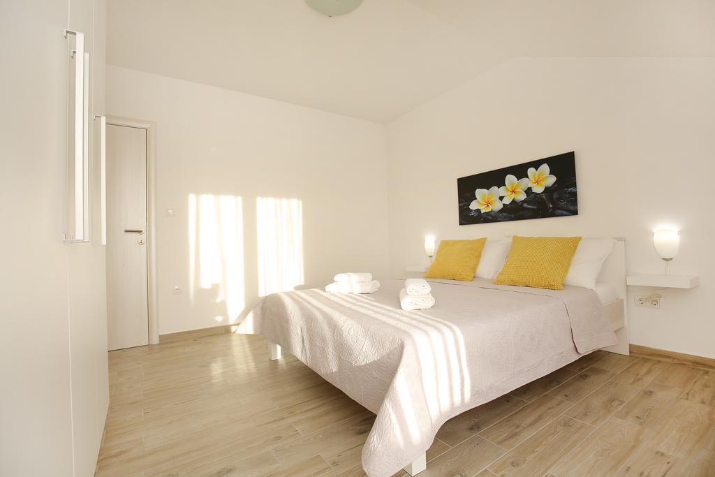 Apartments Nada Sukošan 外观 照片